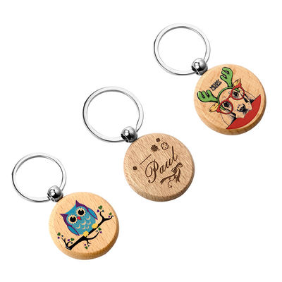 Εξατομικευμένο ξύλινο Keychains με το όνομα που προσαρμόζεται γύρω από το μπρελόκ εξάχνωσης