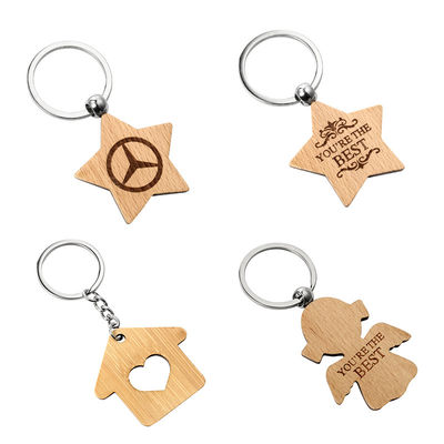 Εξατομικευμένο ξύλινο Keychains με το όνομα που προσαρμόζεται γύρω από το μπρελόκ εξάχνωσης